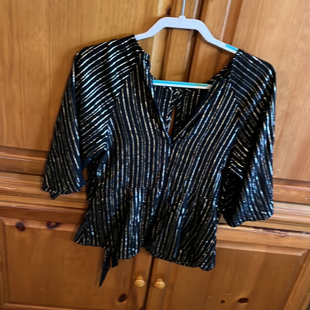 Never wore perfect holiday top